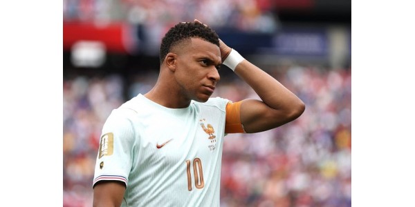 Gruppespilskampen mellem Kylian Mbappé og Erling Haaland blev ikke til noget Gruppespilskampen mellem Kylian Mbappé og Erling Haaland blev ikke til noget